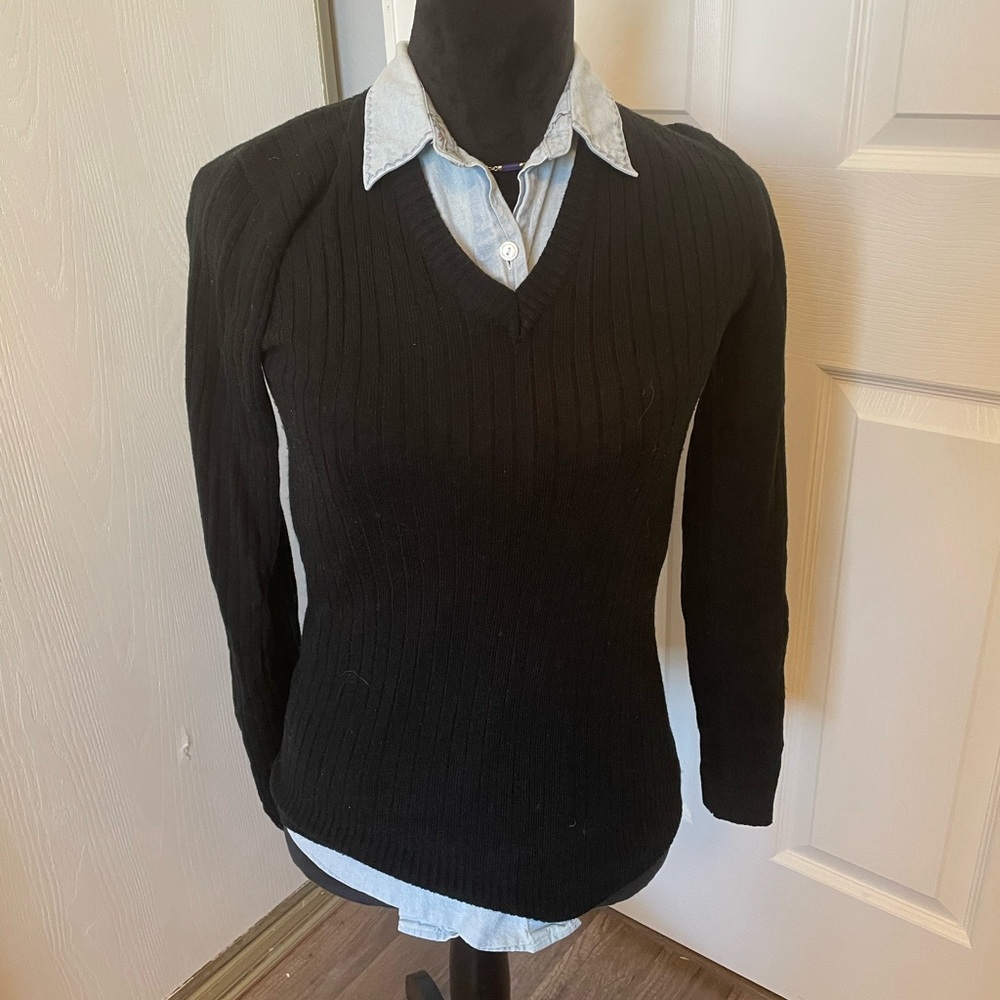 St. John Black V-Neck Sweater Size M
